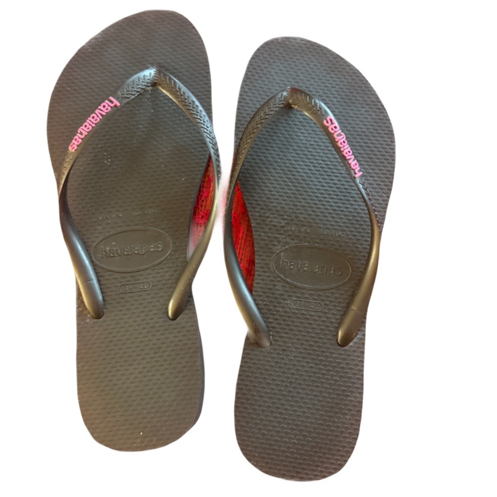 Havaianas Black and Pink Sandals
